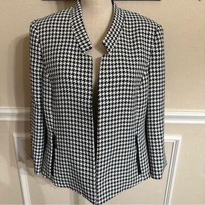 Kasper Houndstooth Blazer Size 12P- Black/White 3/4 Sleeve.  Fully Lined.